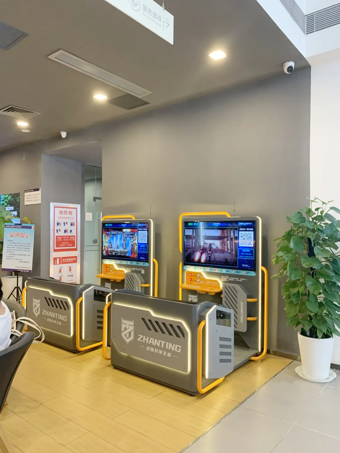 商業(yè)空間裝修|一汽大眾4S店裝修，不同色彩與材質(zhì)，賦予空間別樣質(zhì)感！
