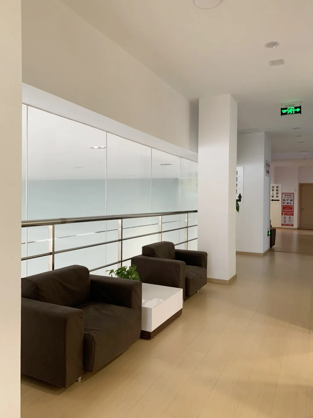 商業(yè)空間裝修|一汽大眾4S店裝修，不同色彩與材質(zhì)，賦予空間別樣質(zhì)感！